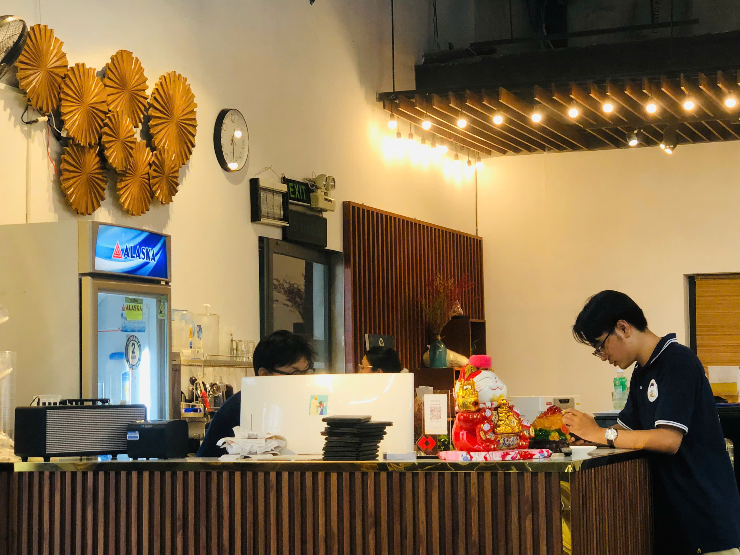 Không gian nhà hàng